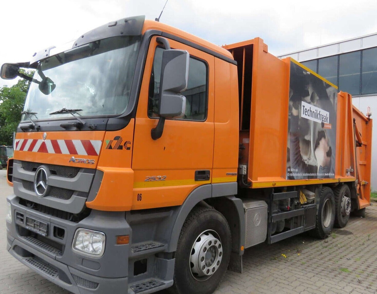 Mercedes-Benz Actros 2532 L 6x2 Actros 2532/41 L 6x2, EEV, Lenkachse, Haller X2C M21, Zöller-Schüttung - Мусоровоз: фото 1 Mercedes-Benz Actros 2532 L 6x2 Actros 2532/41 L 6x2, EEV, Lenkachse, Haller X2C M21, Zöller-Schüttung - Мусоровоз: фото 1