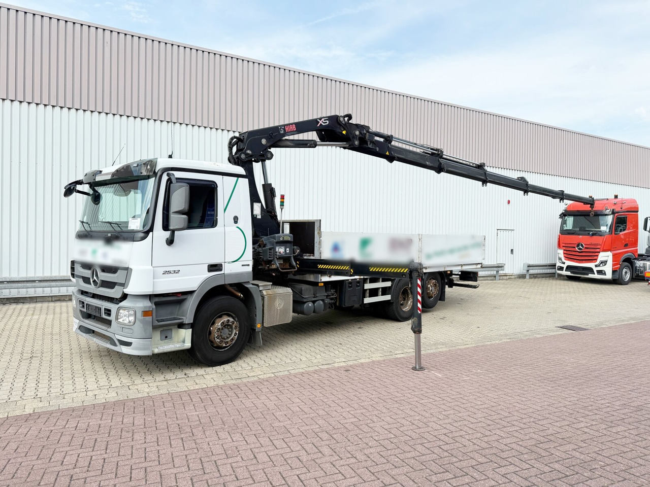 Mercedes-Benz Actros 2532 L 6x2 Actros 2532 L 6x2, Liftachse, Kran Hiab 244EP-5 HiDuo, Funk - Автоманипулятор, Грузовик бортовой/ Платформа: фото 1 Mercedes-Benz Actros 2532 L 6x2 Actros 2532 L 6x2, Liftachse, Kran Hiab 244EP-5 HiDuo, Funk - Автоманипулятор, Грузовик бортовой/ Платформа: фото 1