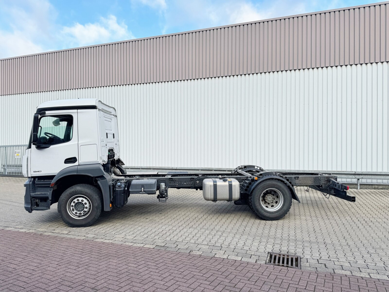 Автоманипулятор Mercedes-Benz Arocs 1840 L 4x2 Arocs 1840 L 4x2, Kran Palfinger PK12001L, Hochstand: фото 14 Автоманипулятор Mercedes-Benz Arocs 1840 L 4x2 Arocs 1840 L 4x2, Kran Palfinger PK12001L, Hochstand: фото 14