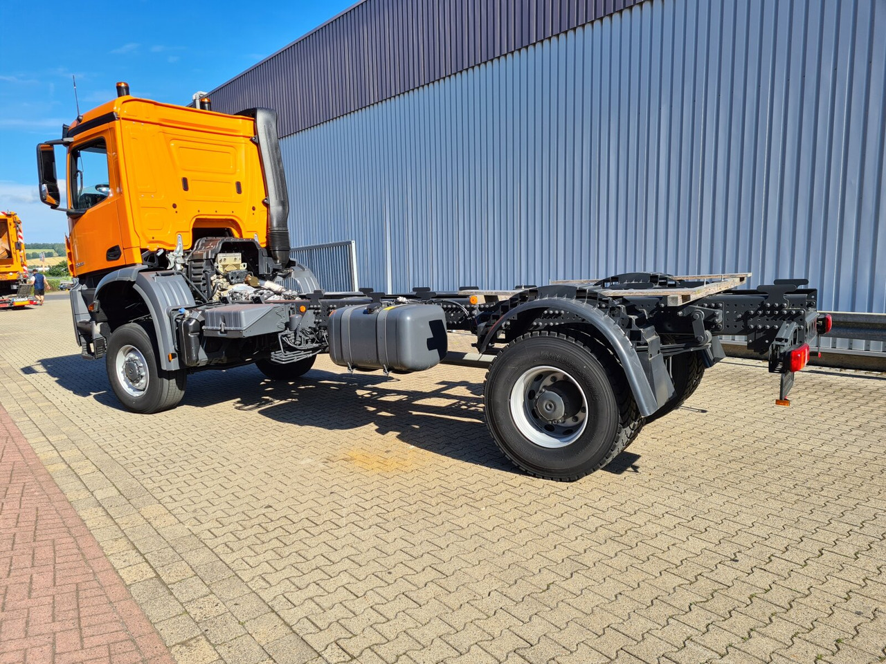 Новый Грузовик-шасси Mercedes-Benz Arocs 2033 A 4x4 Arocs 2033 A 4x4, Grounder, Motorabtrieb: фото 9