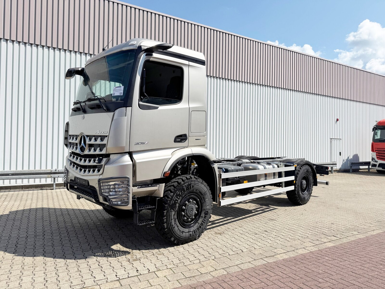 Mercedes-Benz Arocs 2053 A 4x4 Arocs 2053 A 4x4, Grounder, MirrorCam, Multimedia Cockpit, Navi - Грузовик-шасси: фото 1 Mercedes-Benz Arocs 2053 A 4x4 Arocs 2053 A 4x4, Grounder, MirrorCam, Multimedia Cockpit, Navi - Грузовик-шасси: фото 1