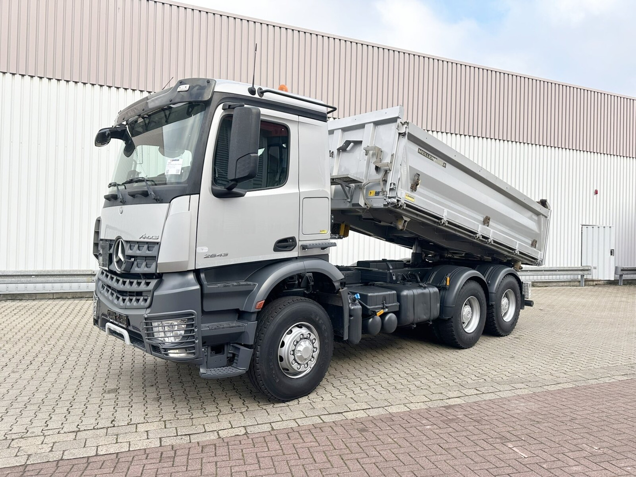 Mercedes-Benz Arocs 2643 LK 6x6 HAD Arocs 2643 LK 6x6 HAD, HydroDrive - Самосвал: фото 1 Mercedes-Benz Arocs 2643 LK 6x6 HAD Arocs 2643 LK 6x6 HAD, HydroDrive - Самосвал: фото 1