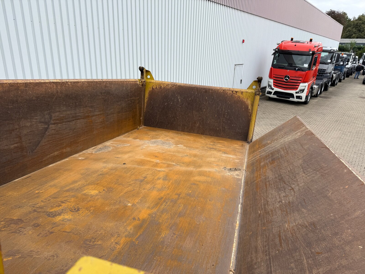 Mercedes-Benz Arocs 3363 K 6x4 Arocs 3363 K 6x4, Grounder, Turbo-Retarder-Kupplung, Bordmatik - Самосвал: фото 2 Mercedes-Benz Arocs 3363 K 6x4 Arocs 3363 K 6x4, Grounder, Turbo-Retarder-Kupplung, Bordmatik - Самосвал: фото 2