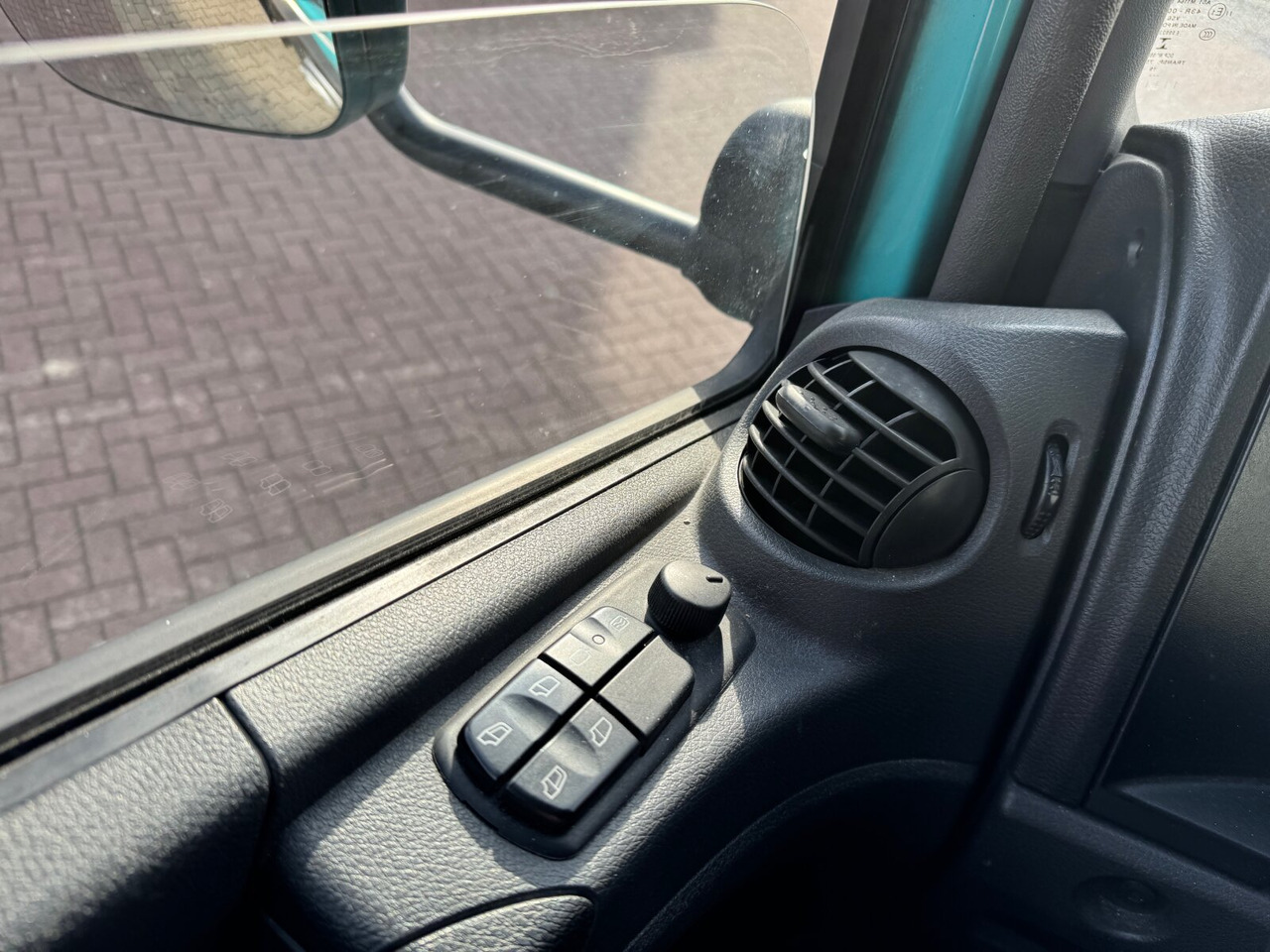 Грузовик бортовой/ Платформа Mercedes-Benz Atego 1221 L 4x2 Atego 1221 L 4x2 mit LBW BÄR: фото 7