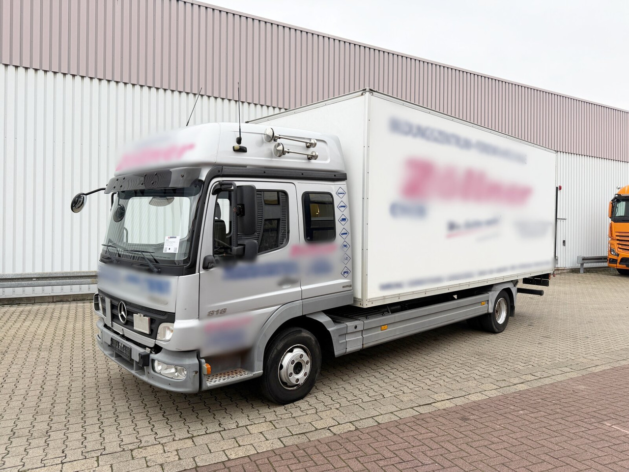 Mercedes-Benz Atego 818 4x2 Atego 818 4x2, Fahrschulausstattung, Sörensen LBW, 2x AHK - Грузовик с закрытым кузовом: фото 1 Mercedes-Benz Atego 818 4x2 Atego 818 4x2, Fahrschulausstattung, Sörensen LBW, 2x AHK - Грузовик с закрытым кузовом: фото 1