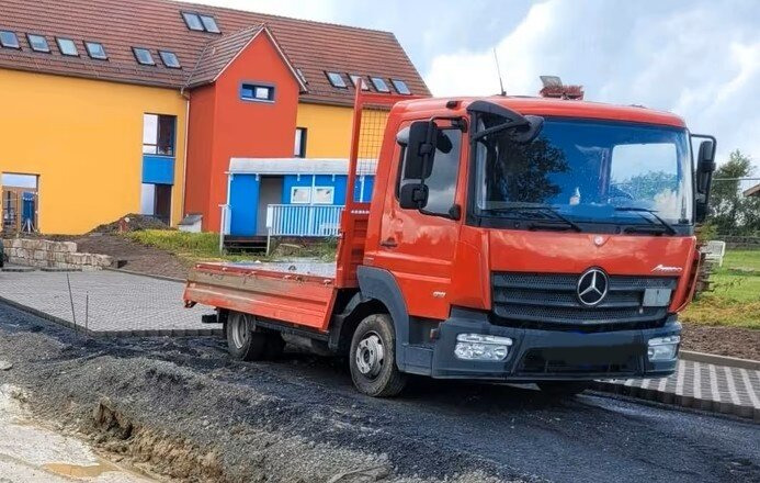 Mercedes-Benz Atego 818 LK 4x2 Atego 818 LK 4x2, Meiller-Kipper, 2 x AHK, Öl - Самосвал: фото 2 Mercedes-Benz Atego 818 LK 4x2 Atego 818 LK 4x2, Meiller-Kipper, 2 x AHK, Öl - Самосвал: фото 2