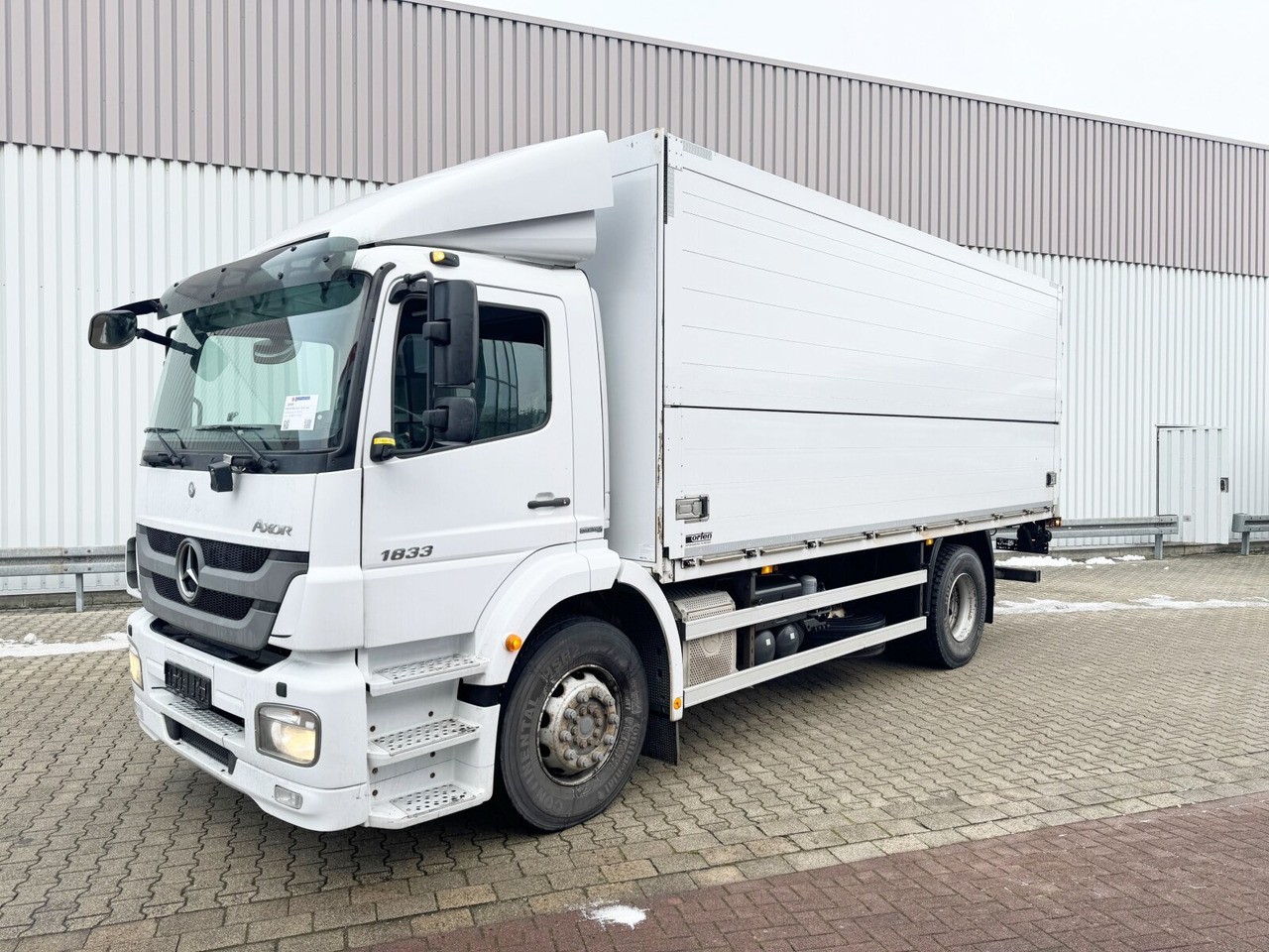 Грузовик с закрытым кузовом Mercedes-Benz Axor 1833 L 4x2 Axor 1833 L 4x2, Getränkekoffer: фото 6 Грузовик с закрытым кузовом Mercedes-Benz Axor 1833 L 4x2 Axor 1833 L 4x2, Getränkekoffer: фото 6