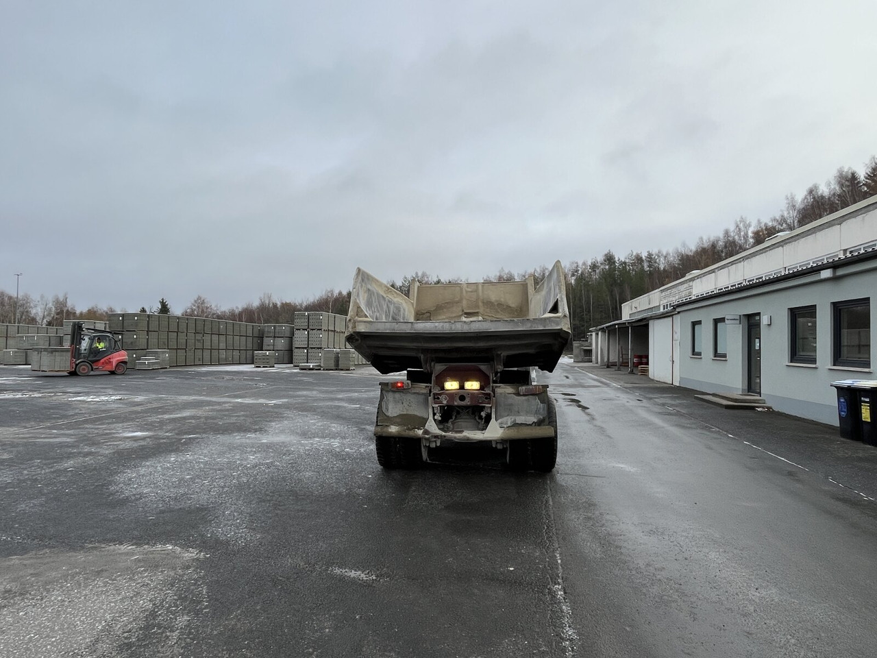 Mercedes-Benz NG 2628 K 6x4 NG 2628 K 6x4, V8, MEILLER Stahlmulde ca. 10³ - Внедорожный самосвал: фото 5 Mercedes-Benz NG 2628 K 6x4 NG 2628 K 6x4, V8, MEILLER Stahlmulde ca. 10³ - Внедорожный самосвал: фото 5