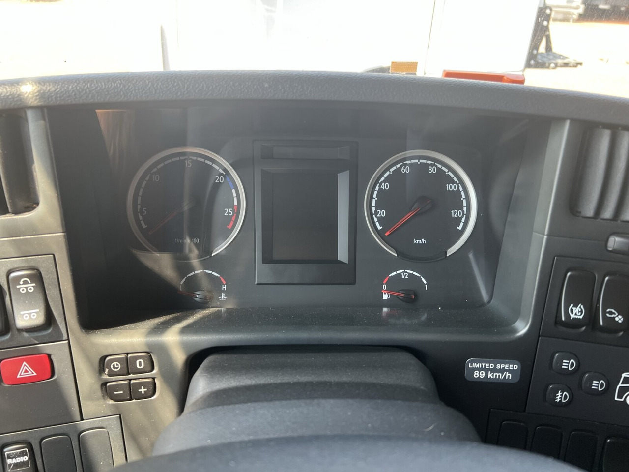 Scania G420 6x2, ERSATZTEILSPENDER! G420 6x2, Liftachse, Hiab LBW, Motor defekt! - Грузовик с закрытым кузовом: фото 5 Scania G420 6x2, ERSATZTEILSPENDER! G420 6x2, Liftachse, Hiab LBW, Motor defekt! - Грузовик с закрытым кузовом: фото 5