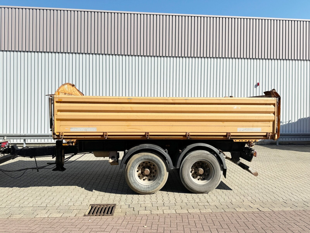 Schwarzmüller TKA 18 TKA 18, Alu-Bordwände, ca. 11m³ - Самосвальный прицеп: фото 4 Schwarzmüller TKA 18 TKA 18, Alu-Bordwände, ca. 11m³ - Самосвальный прицеп: фото 4