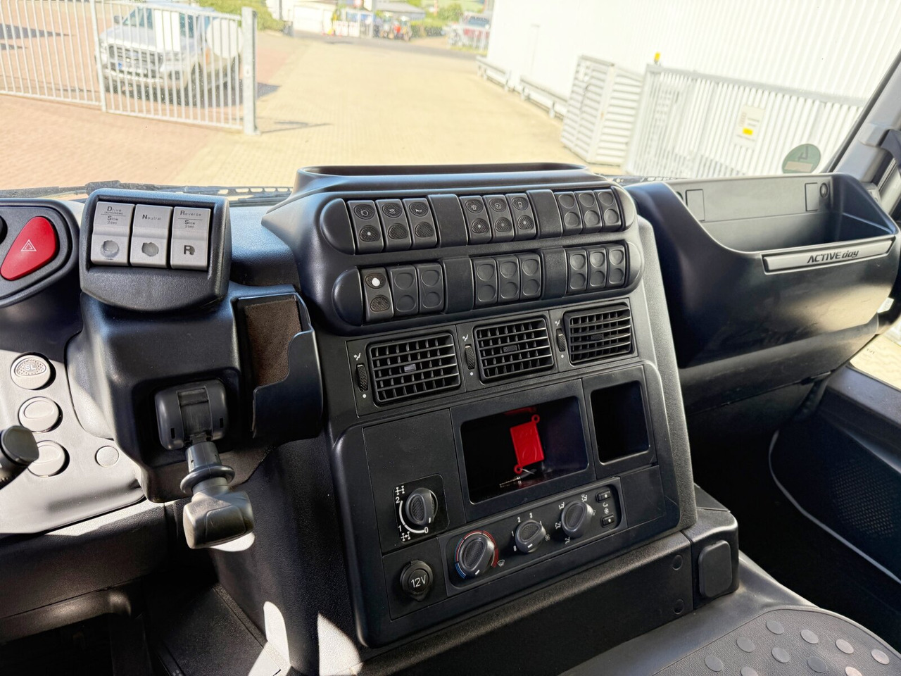 Trakker AD260T41/P 6x4 Trakker AD260T41/P 6x4, EEV, VDL S-21-5200 - Крюковой мультилифт: фото 4 Trakker AD260T41/P 6x4 Trakker AD260T41/P 6x4, EEV, VDL S-21-5200 - Крюковой мультилифт: фото 4