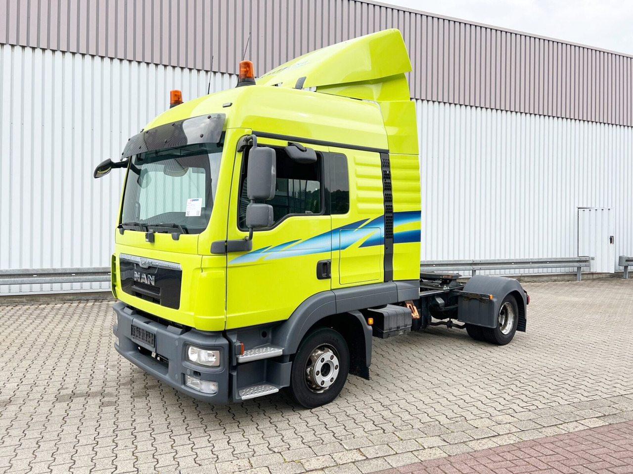 MAN TGL 8.220 4X2 BL TGL 8.220 4X2 BL - Тягач: фото 1 MAN TGL 8.220 4X2 BL TGL 8.220 4X2 BL - Тягач: фото 1