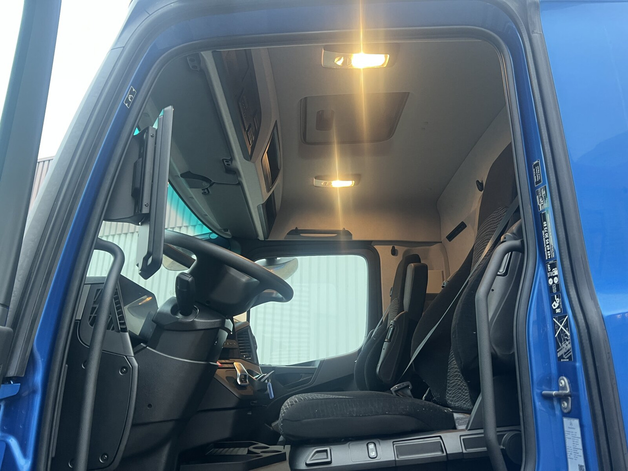 Mercedes-Benz Actros 1843 LS 4x4 HAD Actros 1843 LS 4x4 HAD, HydroDrive, MirrorCam, MultimediaCockpit - Тягач: фото 5 Mercedes-Benz Actros 1843 LS 4x4 HAD Actros 1843 LS 4x4 HAD, HydroDrive, MirrorCam, MultimediaCockpit - Тягач: фото 5