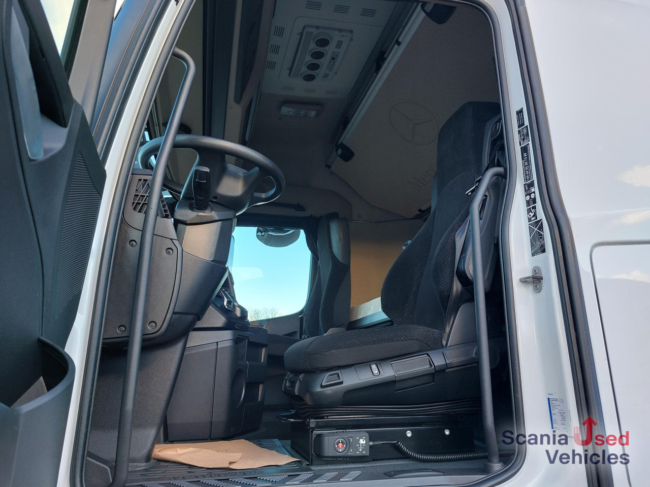 MERCEDES-BENZ 1845L Edscha - NUR KOMPLETT m. ANH.!!! - Тентованный грузовик: фото 2 MERCEDES-BENZ 1845L Edscha - NUR KOMPLETT m. ANH.!!! - Тентованный грузовик: фото 2