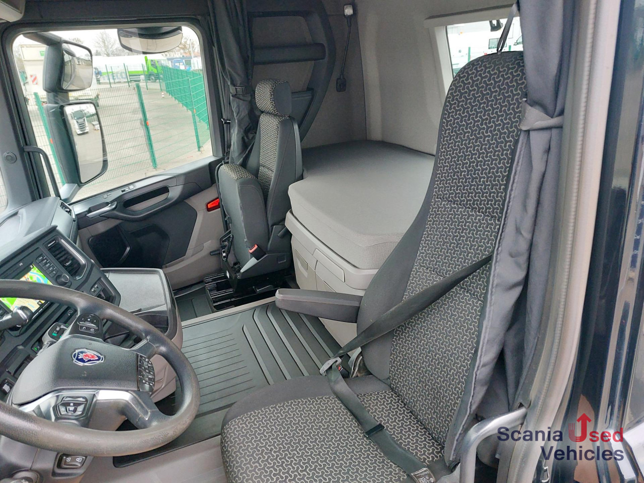 SCANIA R 450 B6x2*4NA Abroller HIAB OPT 20S59 - Крюковой мультилифт: фото 2 SCANIA R 450 B6x2*4NA Abroller HIAB OPT 20S59 - Крюковой мультилифт: фото 2