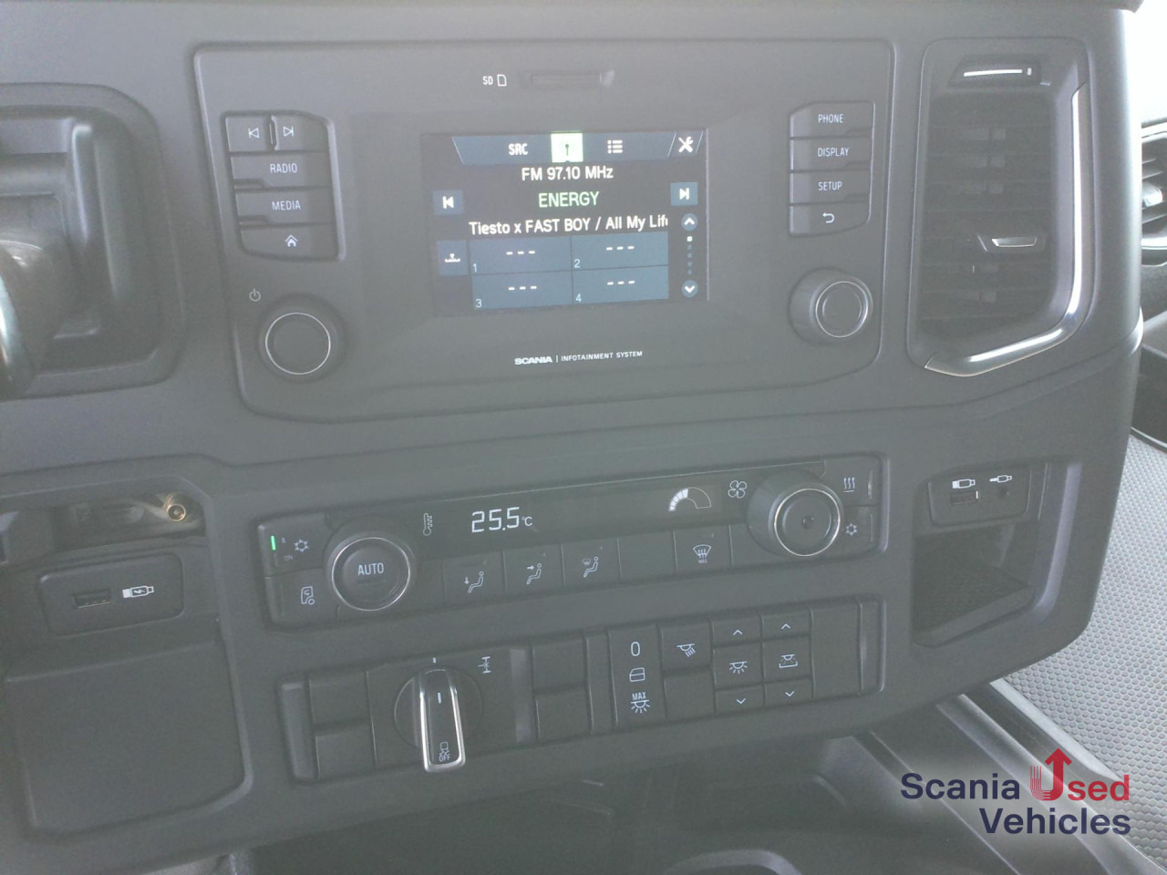 SCANIA R 410 A4x2NA 2 Tanks Standklima ALU TOP!!! - Тягач: фото 3 SCANIA R 410 A4x2NA 2 Tanks Standklima ALU TOP!!! - Тягач: фото 3