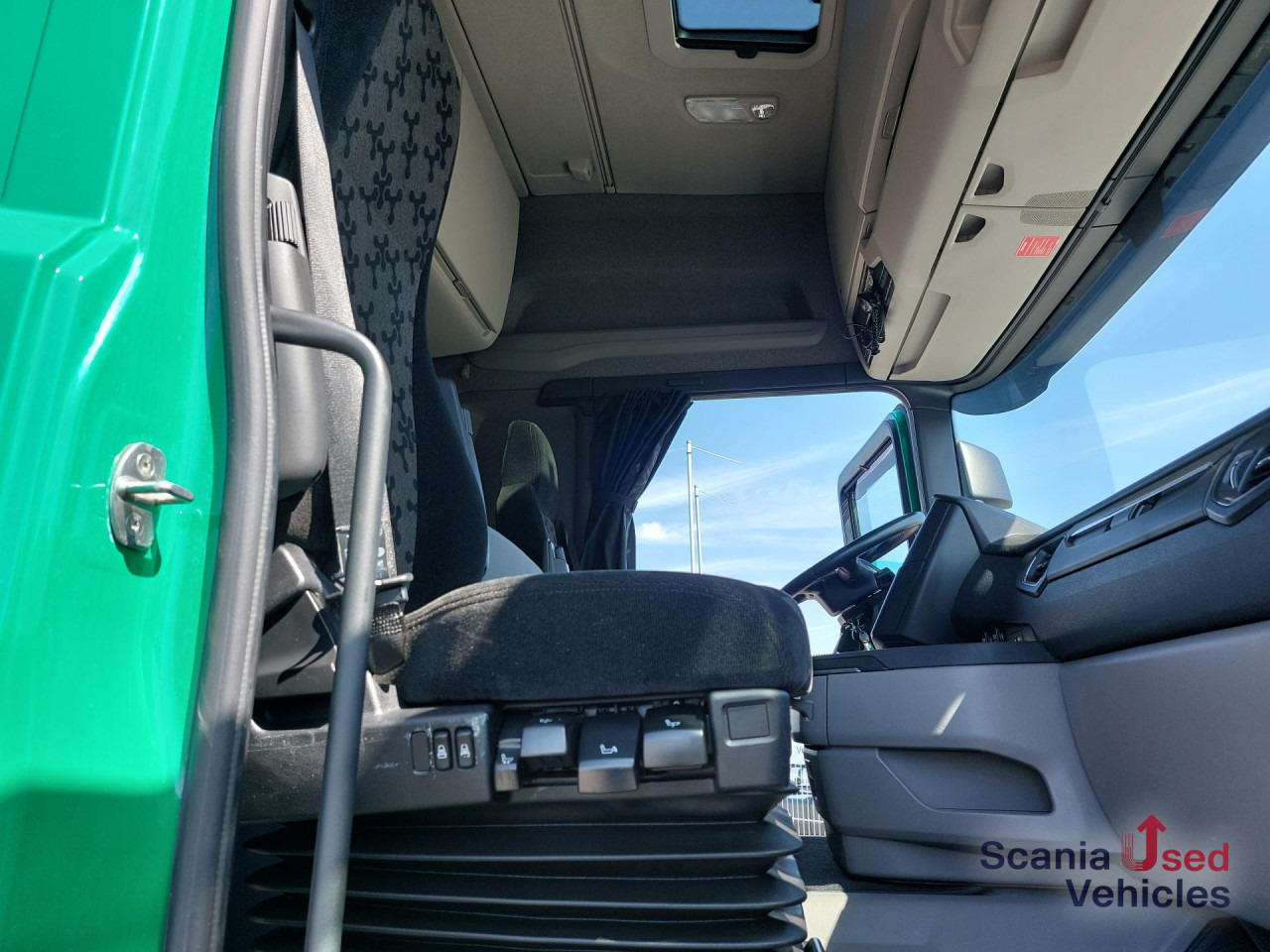 SCANIA R 450 A4X2 EB Volumen Mega Jumbo Standklima DAB - Тягач: фото 3 SCANIA R 450 A4X2 EB Volumen Mega Jumbo Standklima DAB - Тягач: фото 3