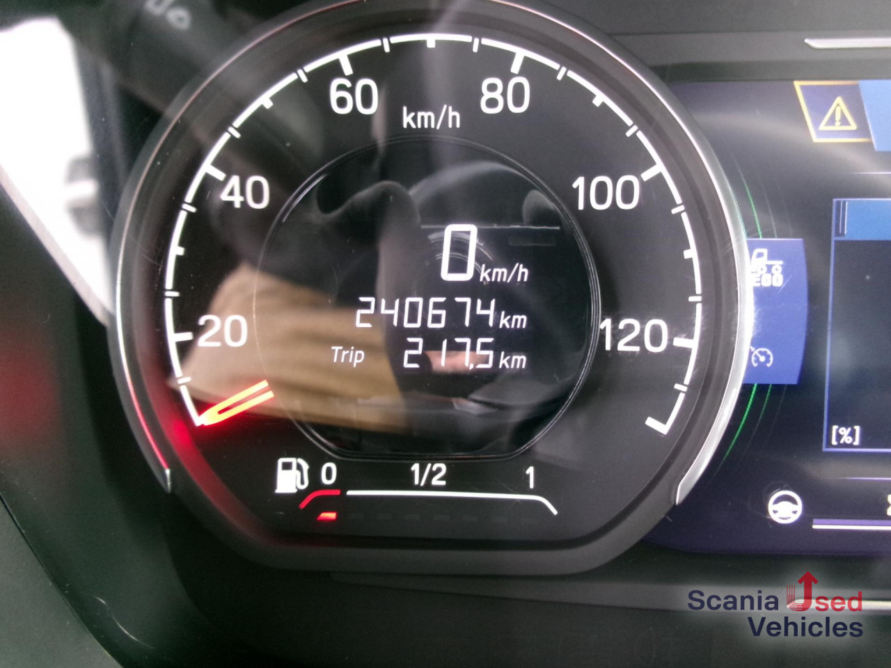 SCANIA R 460 A4x2NA SUPER NAVI Standklima DAB - Тягач: фото 2 SCANIA R 460 A4x2NA SUPER NAVI Standklima DAB - Тягач: фото 2