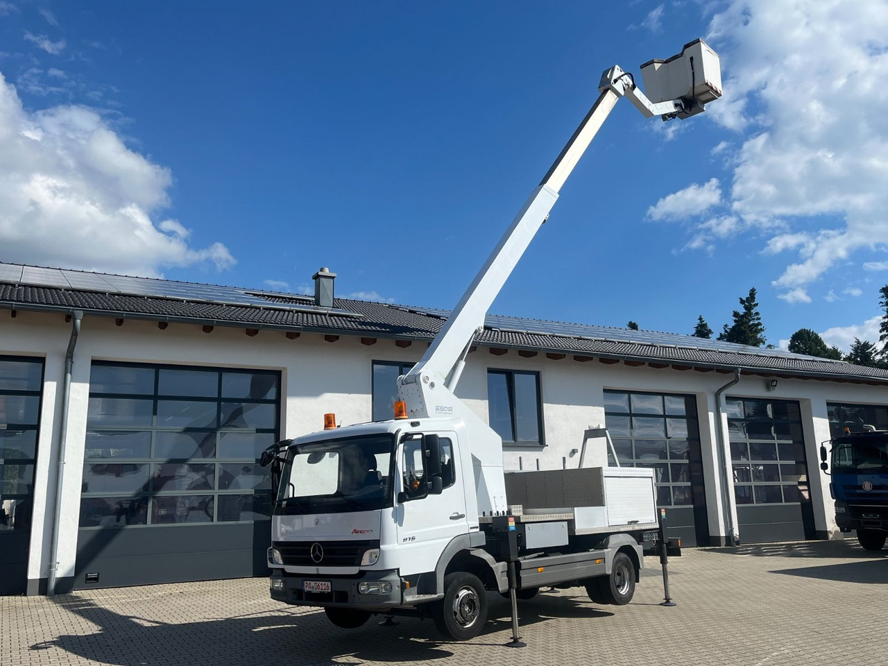 Mercedes-Benz Atego 816 ESDA TG 1800 Steiger 1000V isoliert - Грузовик с подъемником: фото 1 Mercedes-Benz Atego 816 ESDA TG 1800 Steiger 1000V isoliert - Грузовик с подъемником: фото 1