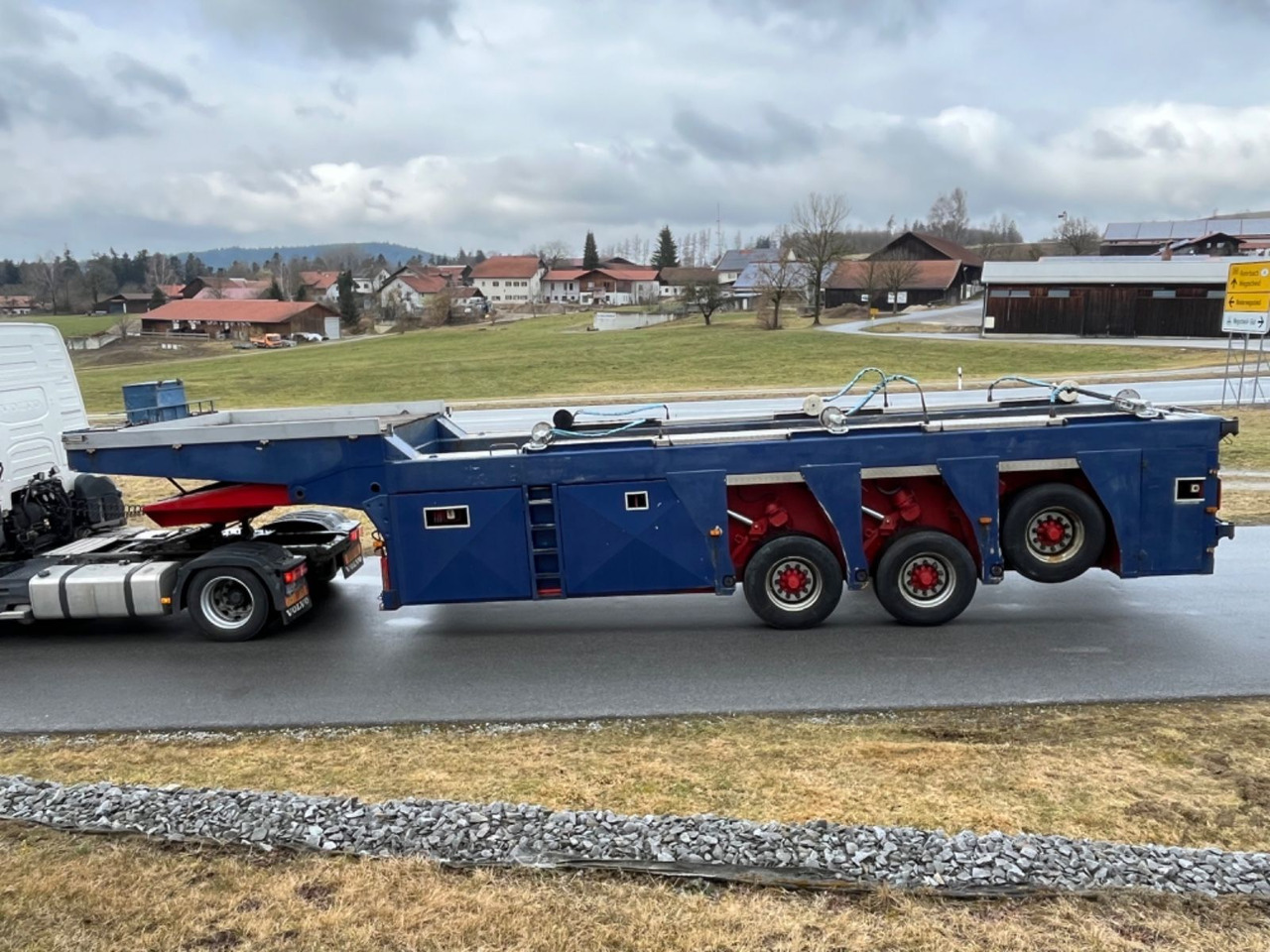 Langendorf SBT 27/32 Innenlader für Betonfertigteile Langendorf SBT 27/32 Innenlader für Betonfertigteile - Полуприцеп: фото 1 Langendorf SBT 27/32 Innenlader für Betonfertigteile Langendorf SBT 27/32 Innenlader für Betonfertigteile - Полуприцеп: фото 1