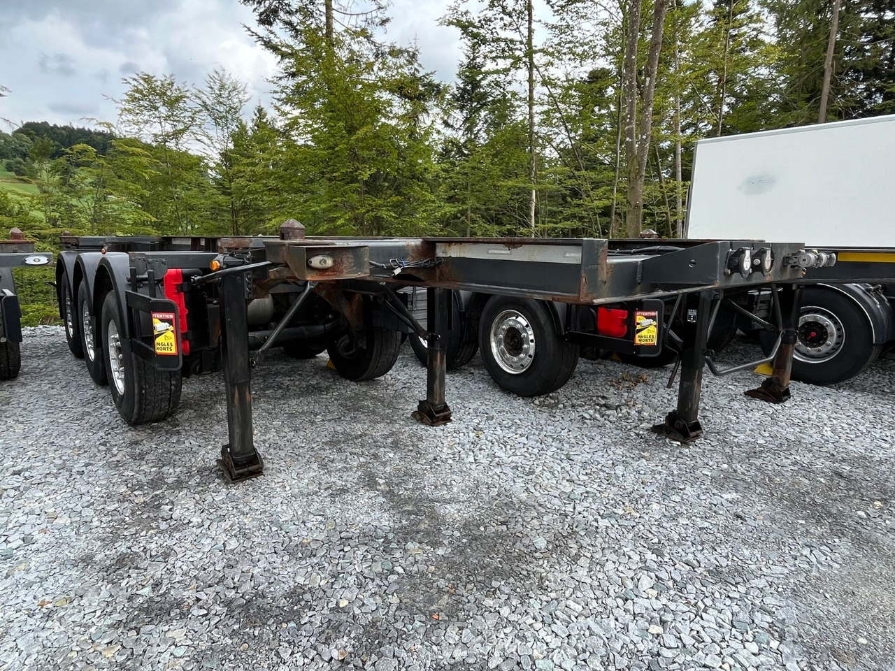 Schwarzmüller S1 R-Serie Tank Chassis ADR SAF Alufelgen - Полуприцеп-контейнеровоз/ Сменный кузов: фото 1 Schwarzmüller S1 R-Serie Tank Chassis ADR SAF Alufelgen - Полуприцеп-контейнеровоз/ Сменный кузов: фото 1