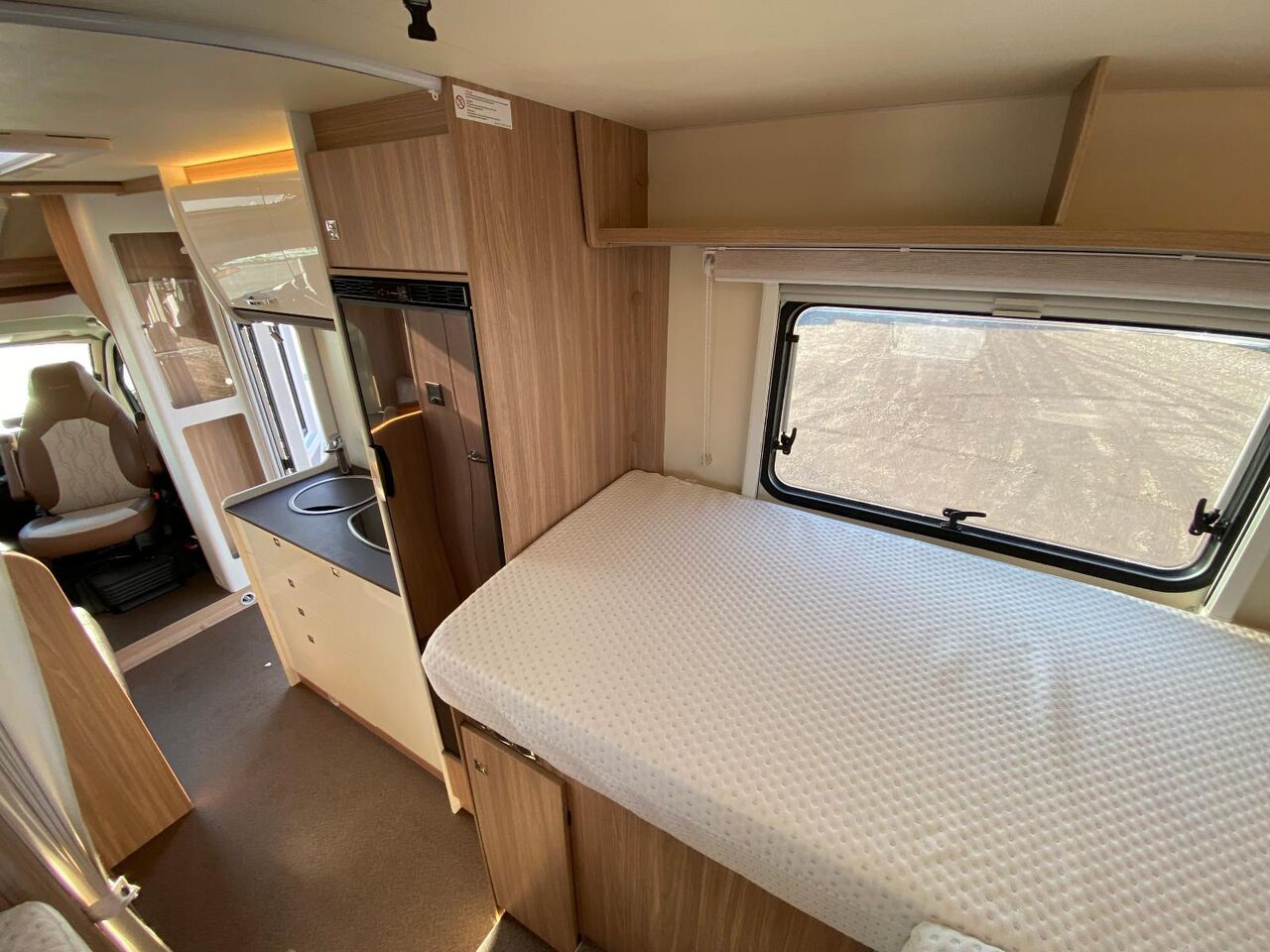 Полуинтегрированный автодом Bürstner Limited T 690 G Riva Loft: фото 17