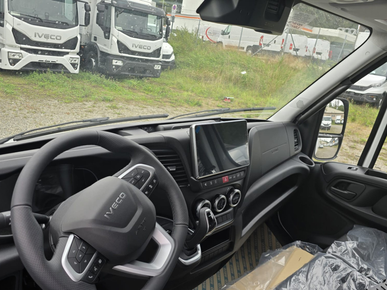 IVECO DAILY 35S18HA8 Koffer/Ladebordwand - Грузовик-шасси: фото 3 IVECO DAILY 35S18HA8 Koffer/Ladebordwand - Грузовик-шасси: фото 3