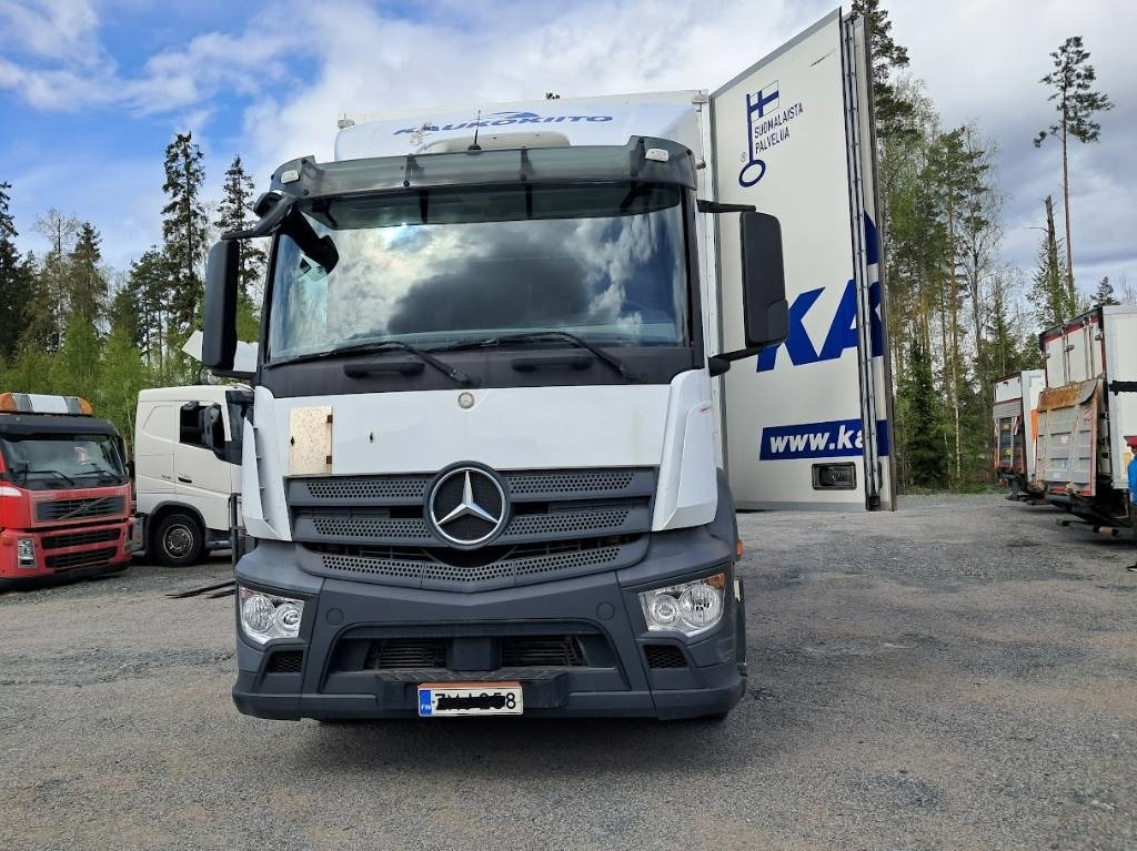 Mercedes-Benz Antos 1824L - Грузовик с закрытым кузовом: фото 2 Mercedes-Benz Antos 1824L - Грузовик с закрытым кузовом: фото 2