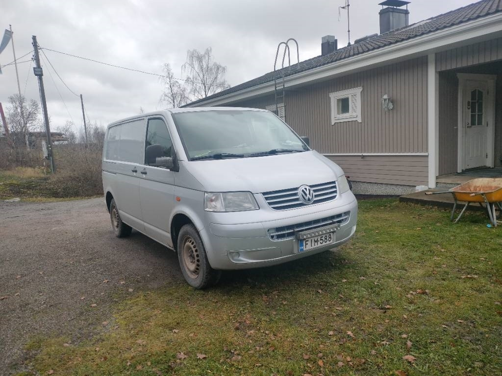 Volkswagen Transporter 1.9 TDI - Легковой фургон: фото 2 Volkswagen Transporter 1.9 TDI - Легковой фургон: фото 2
