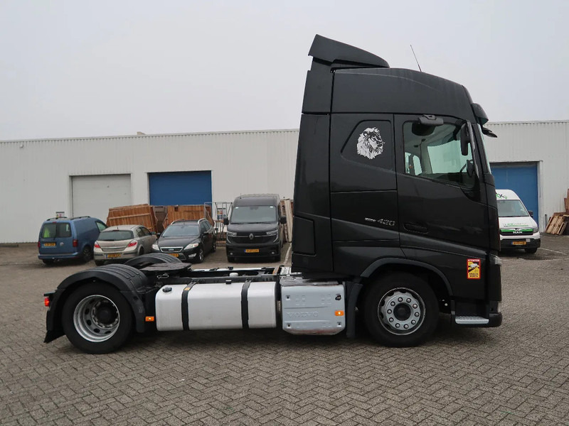 Volvo FH 420 Glob, i-shift, Euro 6, 2 Tanks, TUV, NL Truck, TOP! - Тягач: фото 4 Volvo FH 420 Glob, i-shift, Euro 6, 2 Tanks, TUV, NL Truck, TOP! - Тягач: фото 4