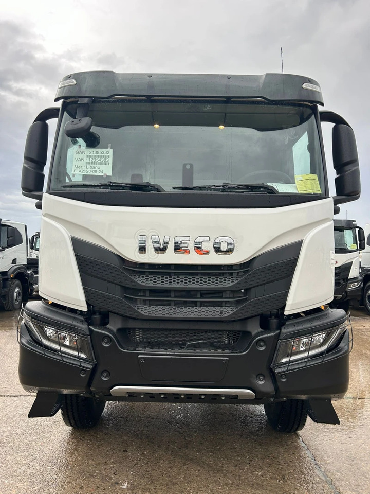 Iveco T-WAY AT380T43H 6x4 R20 Tyres Chassis - Barcelona Stock - Грузовик-шасси: фото 1 Iveco T-WAY AT380T43H 6x4 R20 Tyres Chassis - Barcelona Stock - Грузовик-шасси: фото 1