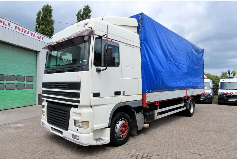 DAF XF 95.430 Manual diesel injection! Manual gearbox! - Тентованный грузовик: фото 2 DAF XF 95.430 Manual diesel injection! Manual gearbox! - Тентованный грузовик: фото 2