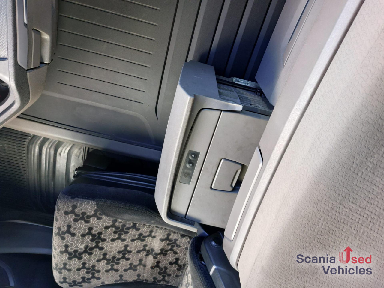 SCANIA R 410 A4x2NA Highline - Тягач: фото 2 SCANIA R 410 A4x2NA Highline - Тягач: фото 2