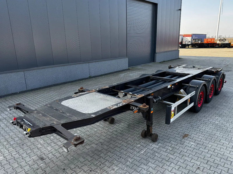 Burg 20FT/3-axles, SAF INTRADISC, ADR (EXII, EXII, FL, AT), 2x LIFTAXLE, NL-Chassis, APK/ADR:06/2025 - Полуприцеп-контейнеровоз/ Сменный кузов: фото 2 Burg 20FT/3-axles, SAF INTRADISC, ADR (EXII, EXII, FL, AT), 2x LIFTAXLE, NL-Chassis, APK/ADR:06/2025 - Полуприцеп-контейнеровоз/ Сменный кузов: фото 2