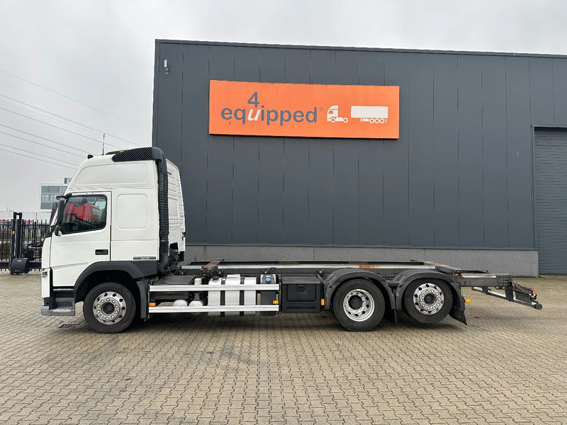 Volvo FM 380 Globetrotter 6x2, ADR (FL, AT, OX), LIFT/STEER, 636.183km - Грузовик-шасси: фото 2 Volvo FM 380 Globetrotter 6x2, ADR (FL, AT, OX), LIFT/STEER, 636.183km - Грузовик-шасси: фото 2