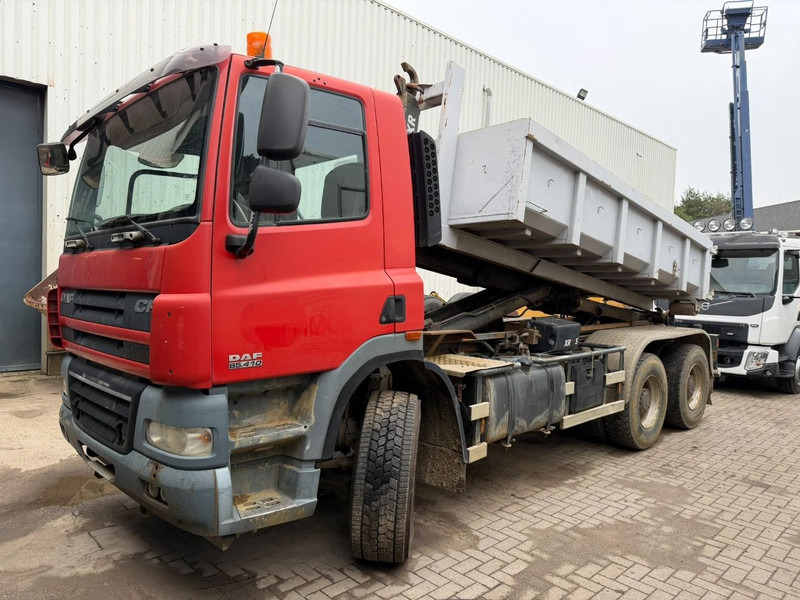 DAF CF 85.410 6x4 HOOKLIFT HIAB MULTILIFT - MANUAL ZF - EURO 4 - STEEL SPRING / BLATT / LAMES - BIG AXLES / HUB REDUCTION - BE TRUCK - Крюковой мультилифт: фото 3 DAF CF 85.410 6x4 HOOKLIFT HIAB MULTILIFT - MANUAL ZF - EURO 4 - STEEL SPRING / BLATT / LAMES - BIG AXLES / HUB REDUCTION - BE TRUCK - Крюковой мультилифт: фото 3