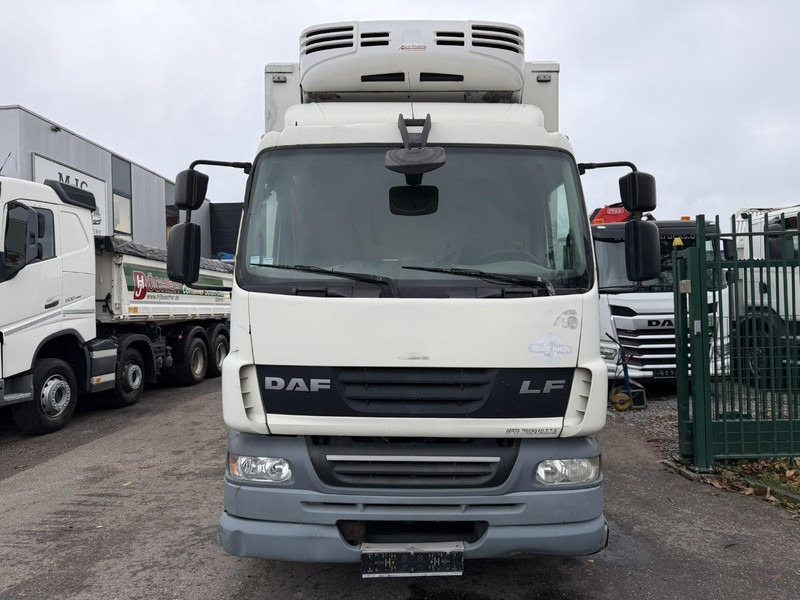 DAF LF 55.300 - 19T FRIGO THERMOKING TS-300e - TAILLIFT - BOX 6m45 x 2m49 x 2m49 - EURO 5 - A/C - BE TRUCK - Рефрижератор: фото 2 DAF LF 55.300 - 19T FRIGO THERMOKING TS-300e - TAILLIFT - BOX 6m45 x 2m49 x 2m49 - EURO 5 - A/C - BE TRUCK - Рефрижератор: фото 2