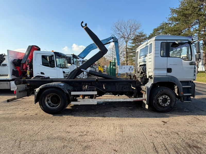 MAN TGA 18.350 4x2 19T HOOKLIFT / ABROLLKIPPER / GANCHO / AMPLIROL - EURO 3 - AS TRONIC AUTOMATIC - Крюковой мультилифт: фото 4 MAN TGA 18.350 4x2 19T HOOKLIFT / ABROLLKIPPER / GANCHO / AMPLIROL - EURO 3 - AS TRONIC AUTOMATIC - Крюковой мультилифт: фото 4