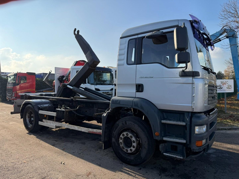 MAN TGA 18.350 4x2 19T HOOKLIFT / ABROLLKIPPER / GANCHO / AMPLIROL - EURO 3 - AS TRONIC AUTOMATIC - Крюковой мультилифт: фото 1 MAN TGA 18.350 4x2 19T HOOKLIFT / ABROLLKIPPER / GANCHO / AMPLIROL - EURO 3 - AS TRONIC AUTOMATIC - Крюковой мультилифт: фото 1