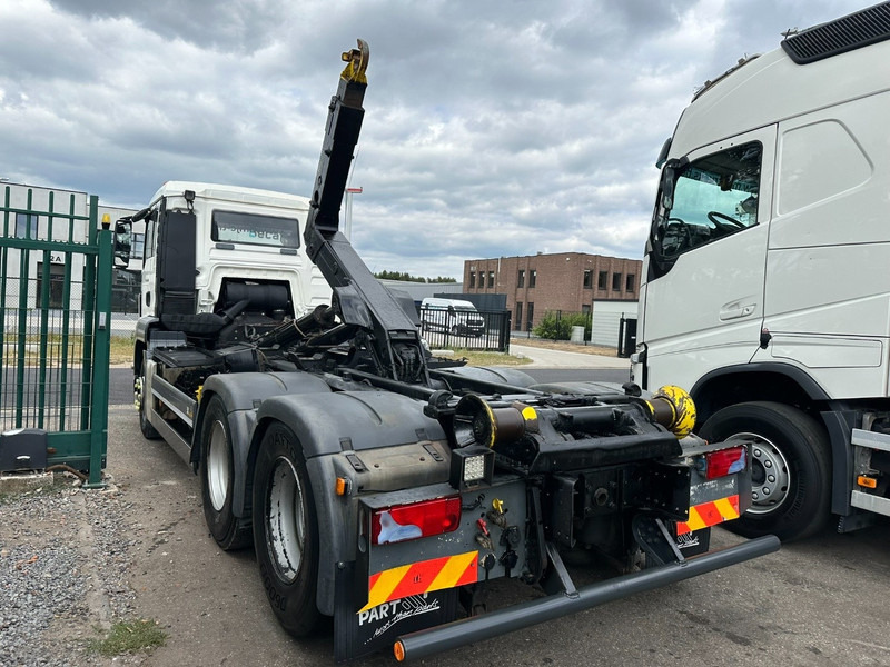 MAN TGS 28.360 6x2 HOOKLIFT 21T HIAB MULTILIFT XR21-S51 - LIFT AXLE - BE TRUCK - Крюковой мультилифт: фото 4 MAN TGS 28.360 6x2 HOOKLIFT 21T HIAB MULTILIFT XR21-S51 - LIFT AXLE - BE TRUCK - Крюковой мультилифт: фото 4