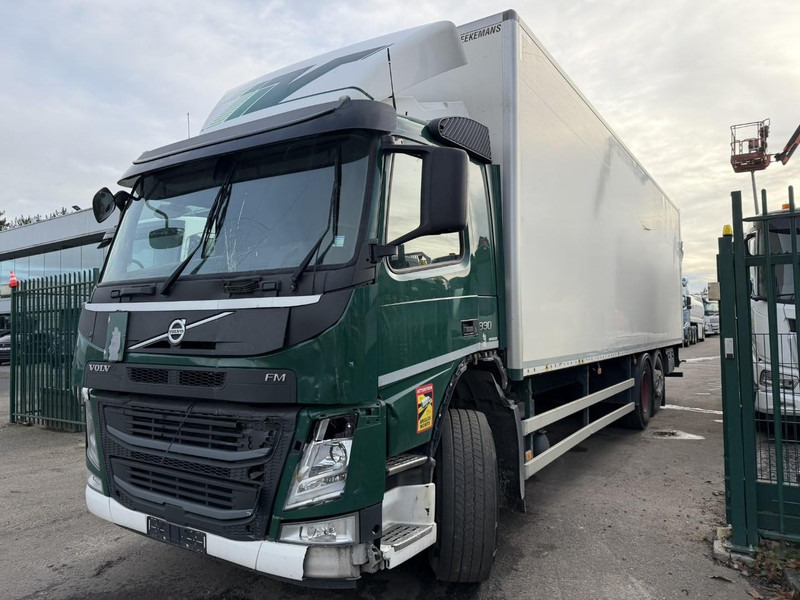 Volvo FM 330 6x2 CLOSED BOX / KOFFER 9m10 - LIFT + STEERING AXLE - *ENGINE / GEARBOX / CHASSIS = OK* - 300.000km - TUV 09/2026 - BE TRUCK - Грузовик с закрытым кузовом: фото 3 Volvo FM 330 6x2 CLOSED BOX / KOFFER 9m10 - LIFT + STEERING AXLE - *ENGINE / GEARBOX / CHASSIS = OK* - 300.000km - TUV 09/2026 - BE TRUCK - Грузовик с закрытым кузовом: фото 3