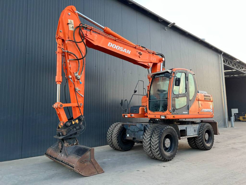 Колёсный экскаватор Doosan DX170W: фото 1