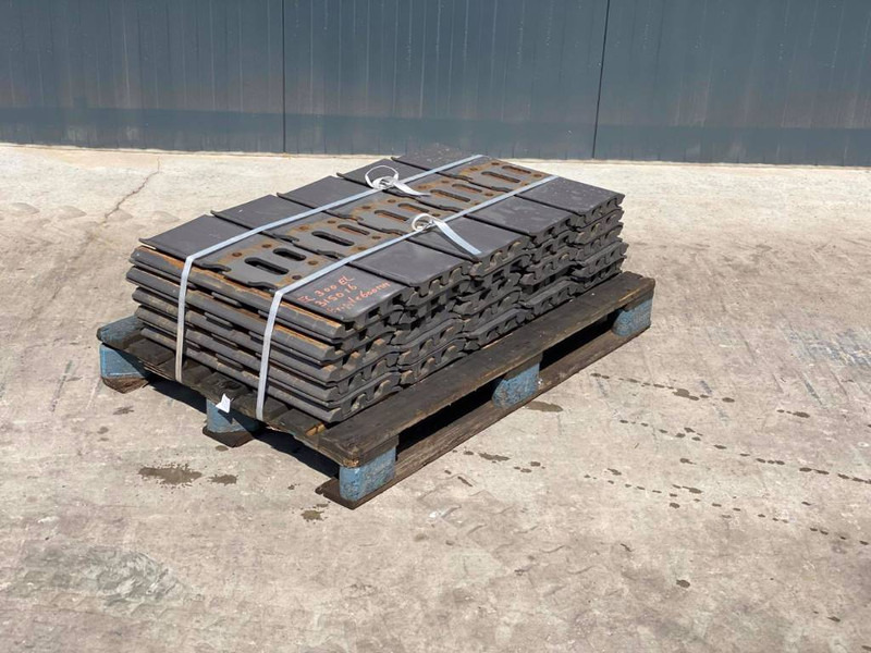 Hitachi EX270 / EX300 / EX310 Shoes/Pads - Рама/ Шасси для Строительной техники: фото 1 Hitachi EX270 / EX300 / EX310 Shoes/Pads - Рама/ Шасси для Строительной техники: фото 1