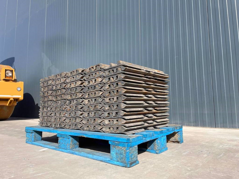 Hyundai R210 / R215 / R220 / R235 / R250 / R260 Toggle fa - Рама/ Шасси для Строительной техники: фото 2 Hyundai R210 / R215 / R220 / R235 / R250 / R260 Toggle fa - Рама/ Шасси для Строительной техники: фото 2