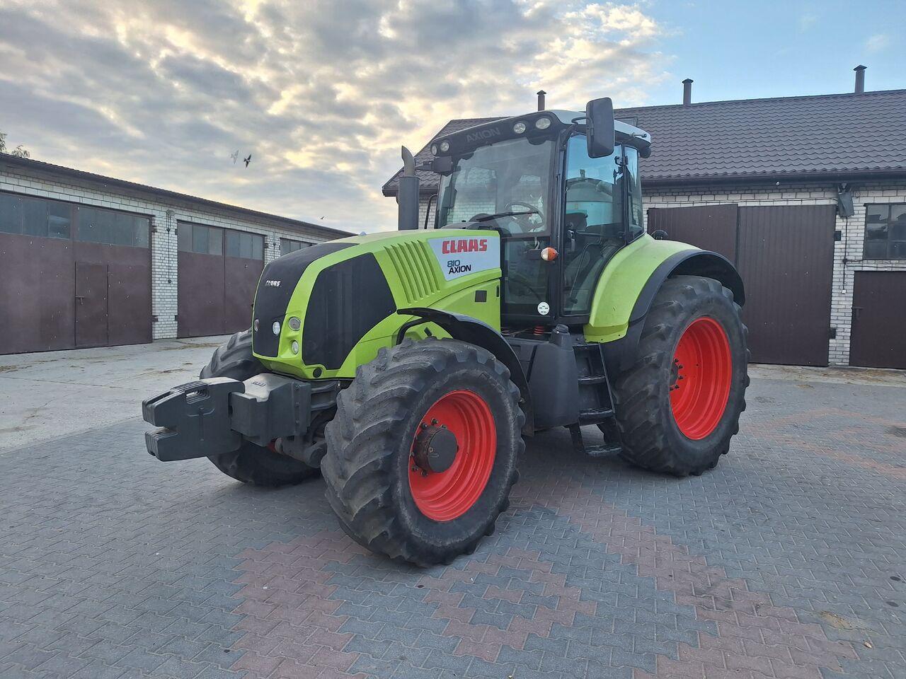 CLAAS AXION 810 - Трактор: фото 1 CLAAS AXION 810 - Трактор: фото 1