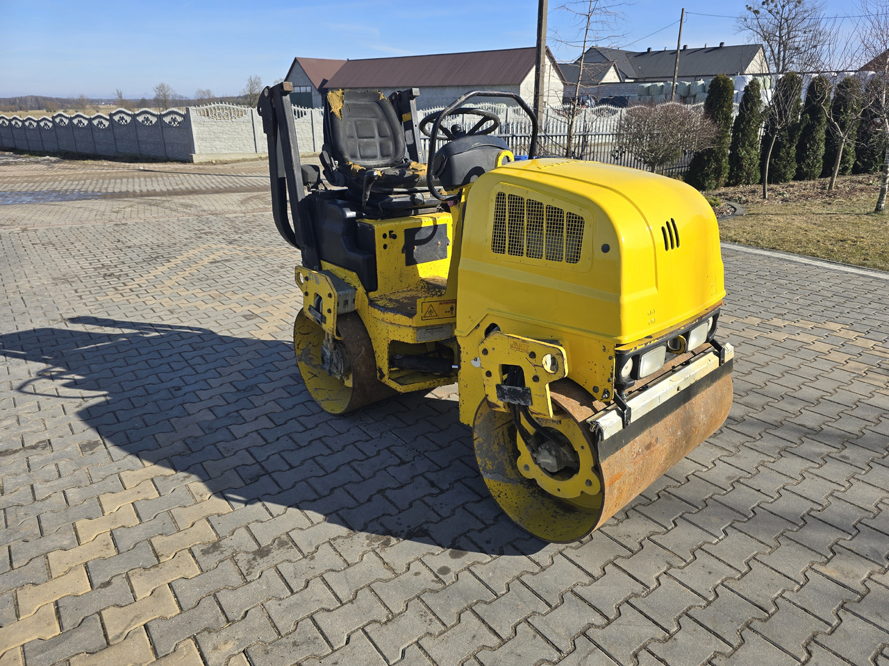 DYNAPAC CC1000 - Дорожный каток: фото 1 DYNAPAC CC1000 - Дорожный каток: фото 1