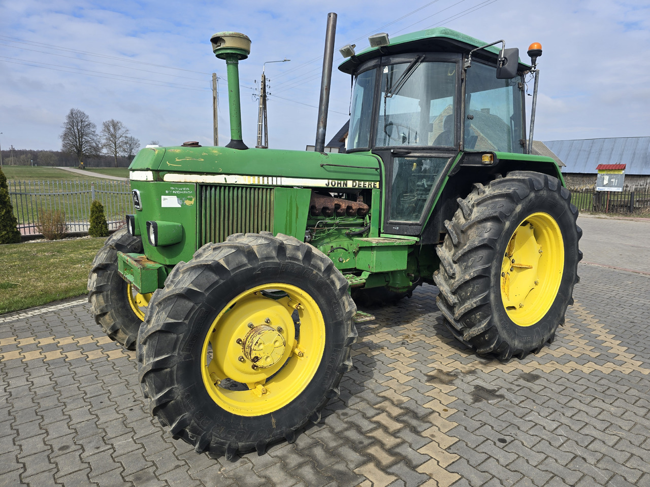 JOHN DEERE 3140 - Трактор: фото 3 JOHN DEERE 3140 - Трактор: фото 3