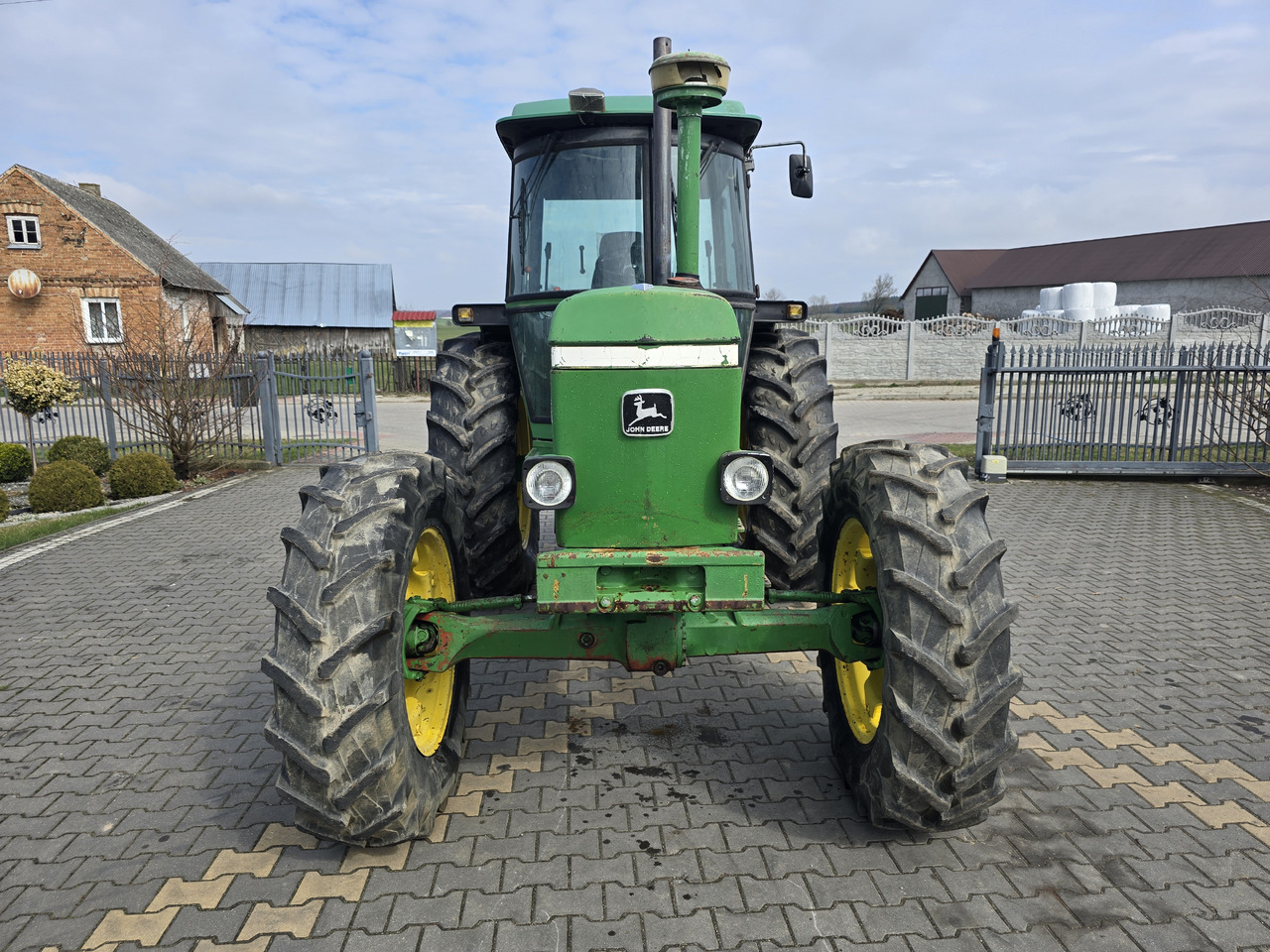 JOHN DEERE 3140 - Трактор: фото 4 JOHN DEERE 3140 - Трактор: фото 4