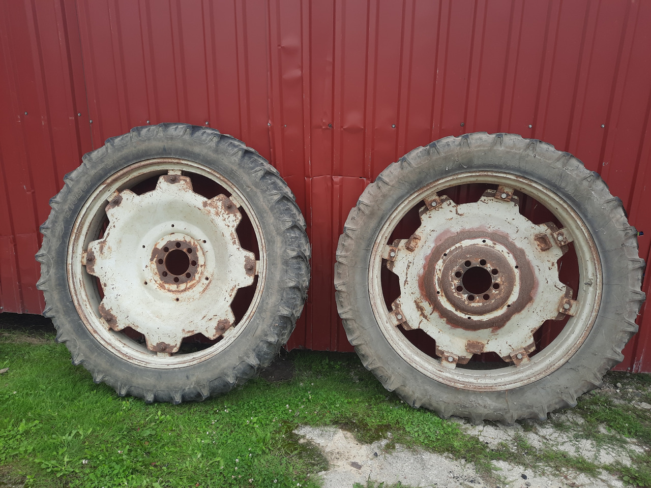 KLEBER Super 3 11.2 R44 - Колесо для Сельскохозяйственной техники: фото 1 KLEBER Super 3 11.2 R44 - Колесо для Сельскохозяйственной техники: фото 1