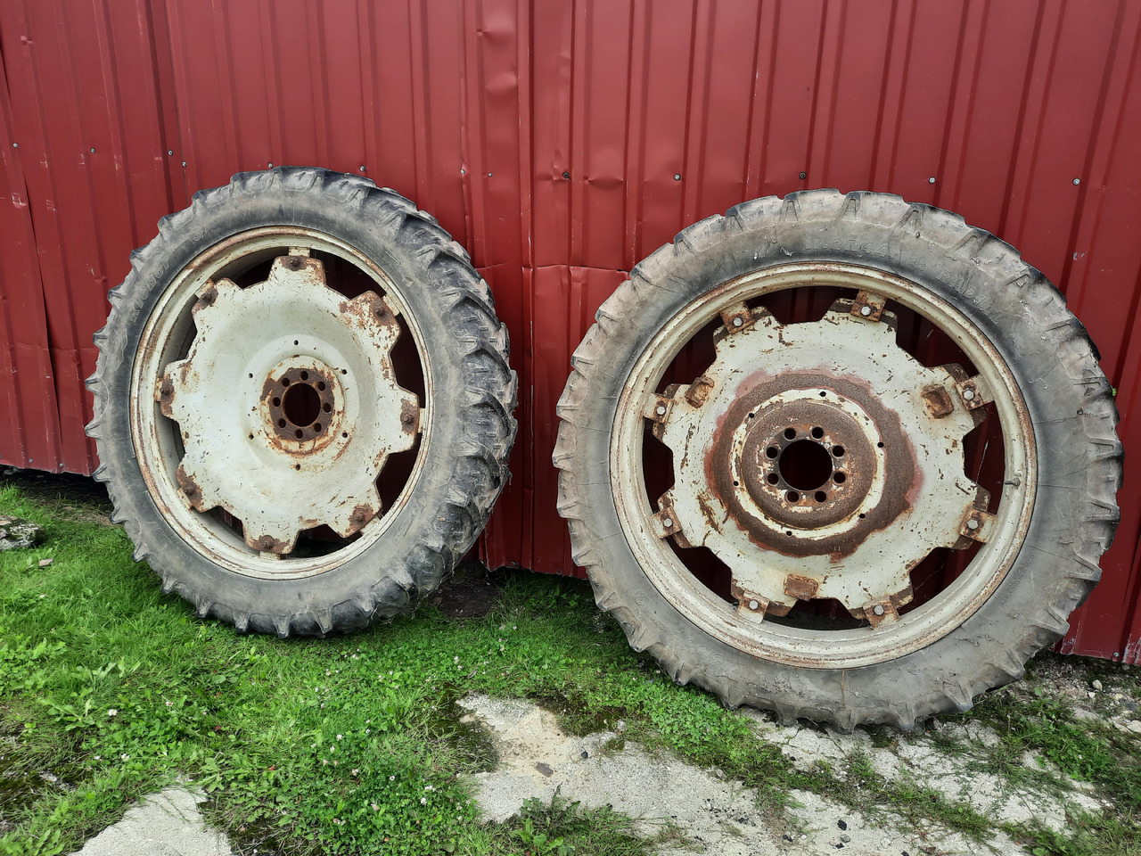 KLEBER Super 3 11.2 R44 - Колесо для Сельскохозяйственной техники: фото 2 KLEBER Super 3 11.2 R44 - Колесо для Сельскохозяйственной техники: фото 2